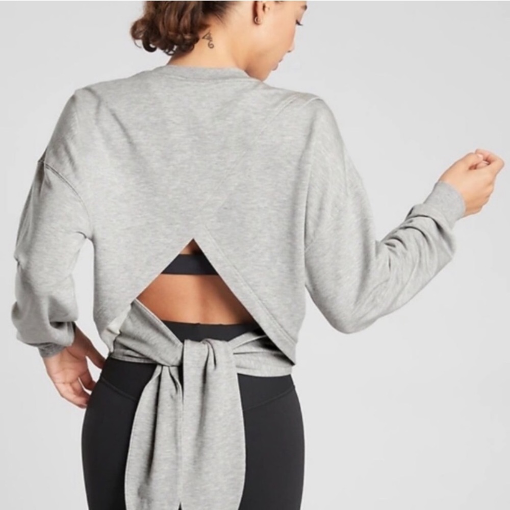 EUC Athleta Oasis Yoga Tie Back Sweatshirt Grey Heathered Size XXS Semi Fitted - Picture 1 of 5